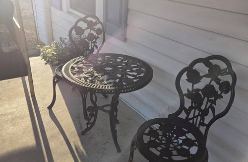 Stokes Cottage | Charming 3-bedroom cottage with AC, WiFi in serene Walnut Cove.