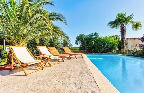 Roskici Villa | Charming 3 bedroom villa with pool surrounded by greenery