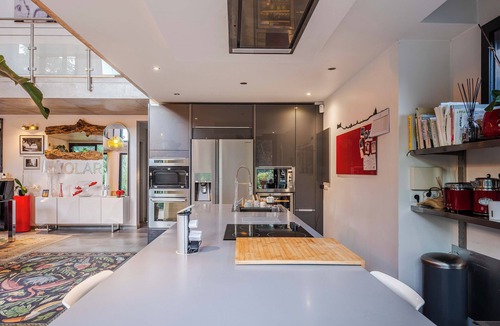 Clamart Villa | Charming 3-bedroom villa 10 min from Paris - garden, home cinema, fitness room