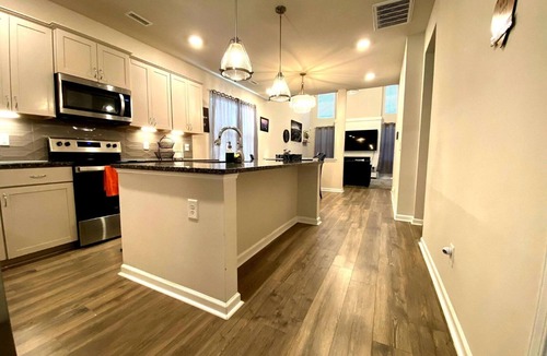 Southeast Raleigh Villa | Charming 3-bedroom villa with WiFi and AC in marvelous Raleigh