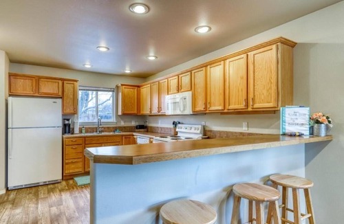 Veterans Park House | Charming 3-bedroom Whitewater Park House