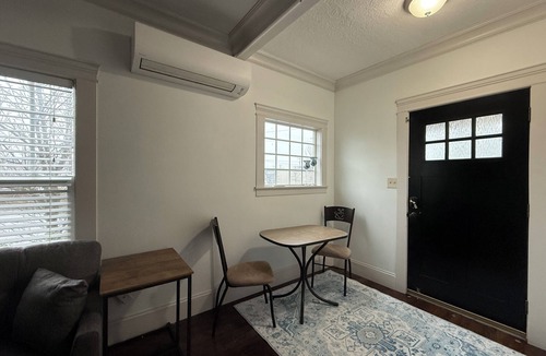 Albany Apartment | Charming 3-bedroom with fenced back yard