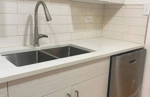 Oak Park Apartment | Charming 3 beds 2 full baths close to Chicago long renters welcome