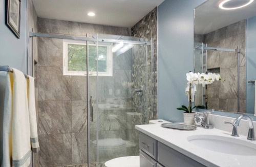 Oak Park Apartment | Charming 3 beds 2 full baths close to Chicago long renters welcome