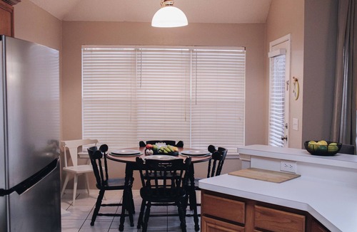 Corinth House | Charming 3-BR house with WiFi, AC in lovely Corinth just minutes from the Lake