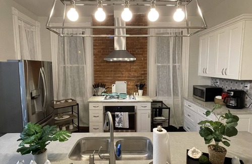 Northside House | Charming 3 BR in Northside