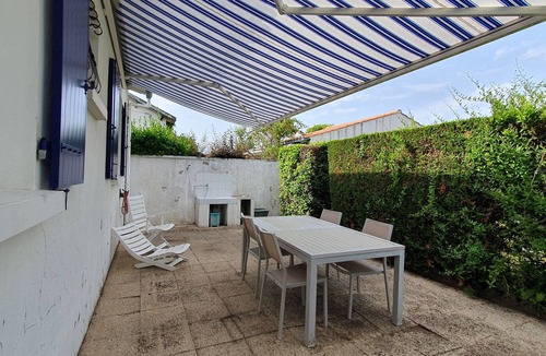 LʼAiguillon-sur-Mer House | Charming 3-Star Villa, 2 Bedrooms, Garden Near Beach
