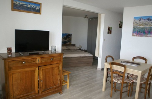 Prapoutel Apartment | Charming 3-room apartment with balcony