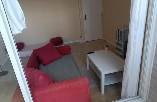 Saint-Pierre-des-Corps Apartment | Charming 3-Bedroom Apartment in Saint-Pierre-des-Corps