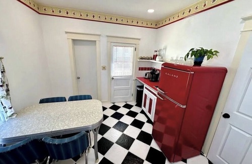 Wildwood Crest House | Charming 3 Room Efficiency in Wildwood Crest