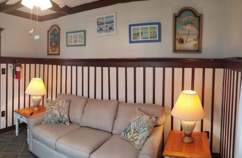 Wildwood Crest House | Charming 3 Room Efficiency in Wildwood Crest