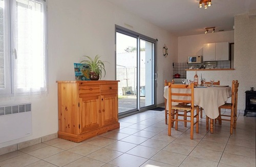 L'Epine House | Charming 3-Room House, 5 Sleeps, 400m from Bosse Beach, South-Facing Terrace, Large Garden