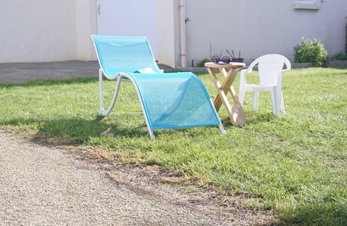 L'Epine House | Charming 3-Room House, 5 Sleeps, 400m from Bosse Beach, South-Facing Terrace, Large Garden