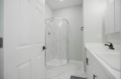 Waller Apartment | Charming 3-Story Townhome in wonderful Waller with WiFi, AC