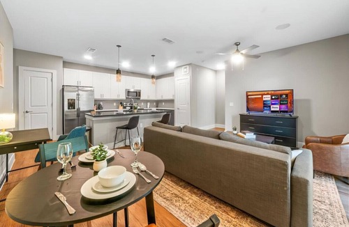 Fort Worth Apartment | Charming 3BD/2BA with Beautiful Pool in Fort Worth
