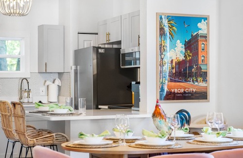 Historic Ybor House | Charming 3BD - Cozy Vibes, BBQ & Patio