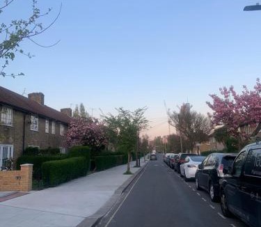 White City House | Charming 3Bd Home in West London