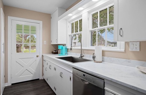 Fulton Apartment | Charming 3bd Rockport Bungalow