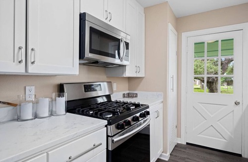 Fulton Apartment | Charming 3bd Rockport Bungalow