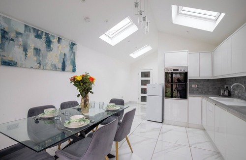 Windsor House | Charming 3Bed 2Bath in Windsor/Near Heathrow - Free Parking