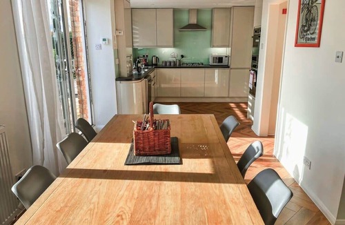 Windsor House | Charming 3Bed 3Bath Home in Windsor with parking!