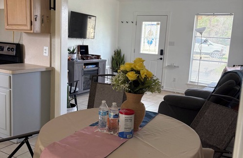 Keene House | Charming & 3bedroom house in tranquil Keene. Relax with the whole family.