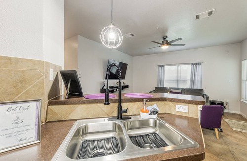 Elgin House | "Charming 3BR/2BA Haven: Short Distance to Austin and surrounding Cities!