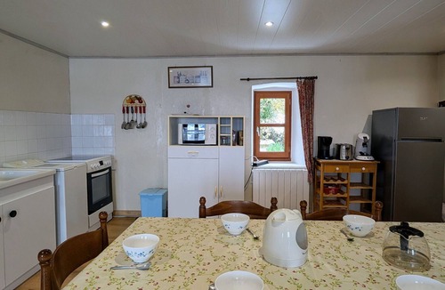 Ferrussac Cottage | Charming 3BR Apartment in Quiet Village with Private Courtyard