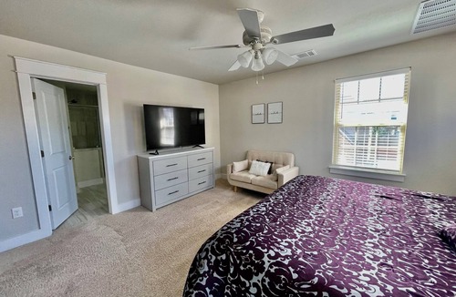 Scofield Farms House | Charming 3BR Austin Home, Private yard + many home amenities