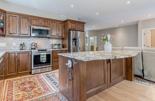 Trenton House | Charming 3BR Bungalow in Trenton
