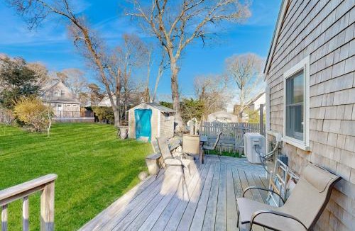 Oak Bluffs House | Charming 3BR Cottage Near the Beach w/Deck