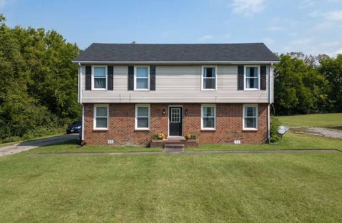 Hendersonville House | Charming 3BR Home w/Wifi, Smart TV, Washer/Dryer and Parking near Nashville