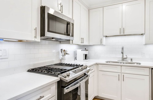 Buford Highway House | Charming 3BR Home in Chamblee | Local Experience