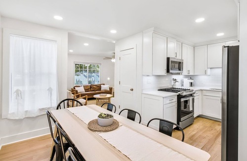 Buford Highway House | Charming 3BR Home in Chamblee | Local Experience