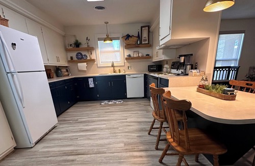 Carmine Bed & Breakfast | Charming 3BR Home in Carmine - Walk to City Park - 8 Miles to Round Top