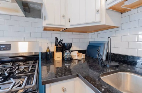 Skokie House | Charming 3BR Home With 2 Parking Spot, Near Transit & Shopping,