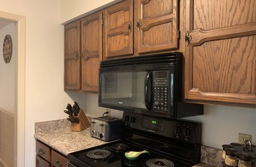 Hot Springs Village Villa | Charming 3BR Hot Springs Retreat - Serene Views & Modern Comforts