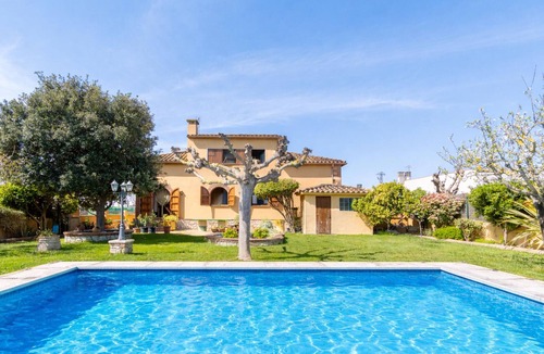 L'Armentera House | Charming 3BR House with Private Pool, BBQ, and Wifi in Tranquil Costa Brava