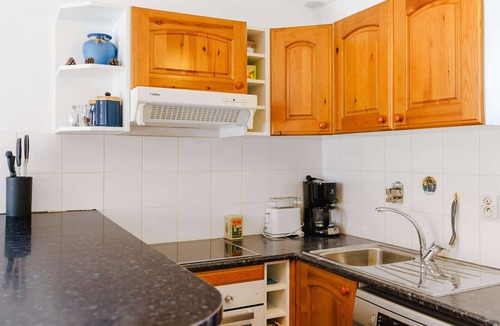 Gruissan Villa | Charming 3BR House Near Grazel Beach with WiFi, Terrace & BBQ – Sleeps 6, Pets Welcome!