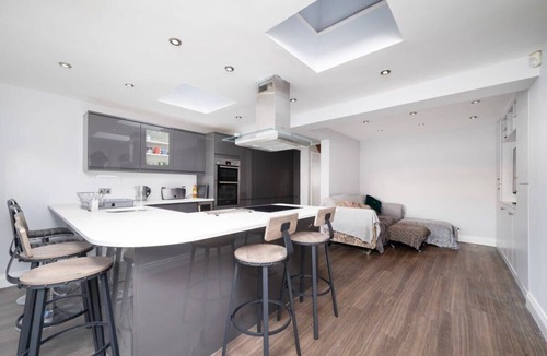 Ickenham House | Charming 3BR House with Garden