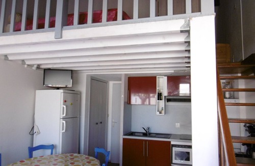 Port-la-Nouvelle Villa | Charming 3BR Mezzanine Villa with Patio & Parking, 150m from Beach - Sleeps 6
