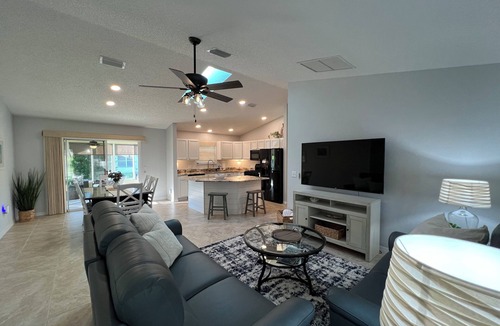 Springdale House | Charming 3BR Oasis with Lanai