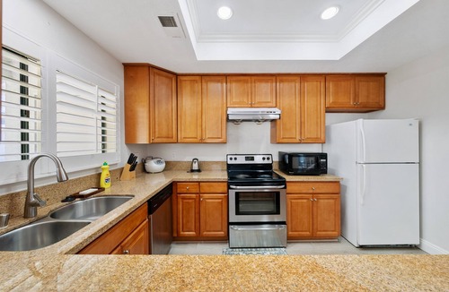 Tustin Apartment | Charming 3BR - Prime Northwood Location