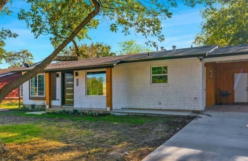 Georgian Acres House | Charming 3BR Ranch, Pet Friendly, 7mi to Downtown!