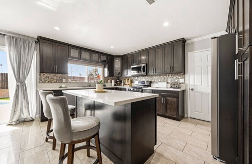 Hemet House | Charming 3BR w/Hills Views, Pool & Billiards