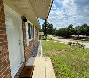 Belvedere House | Charming 3BR with Interstate Access