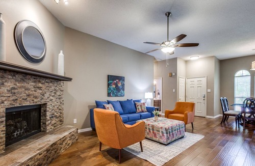 Allen House | Charming 3RB Home Large Outdoor Living!