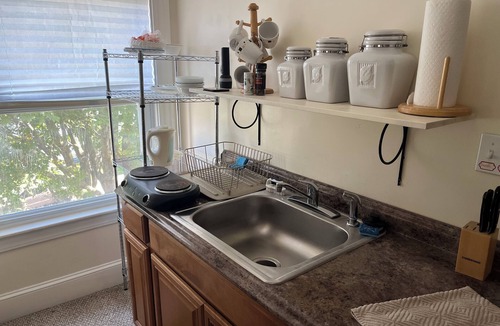 Norwood Apartment | Charming 3rd floor private loft space