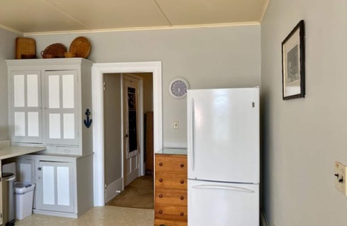 Clayton Apartment | Charming 3rd Floor Walk-up River View