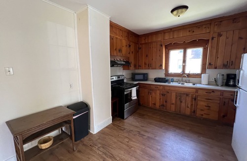 South Main Street House | Charming 4 BD near DT Geneva